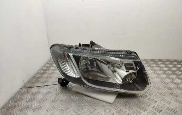 Dacia Sandero Headlight/headlamp 260107615R