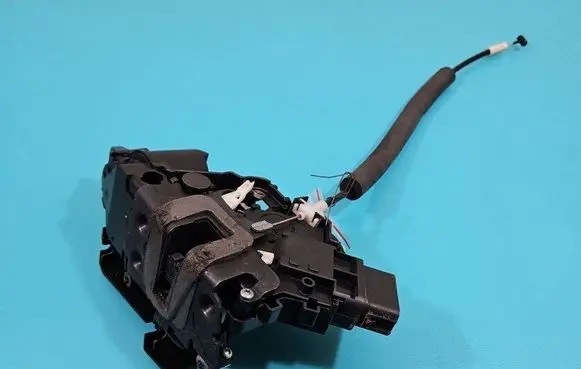 Jaguar XF X250 Front door lock 1901102241A IMPRK1464788