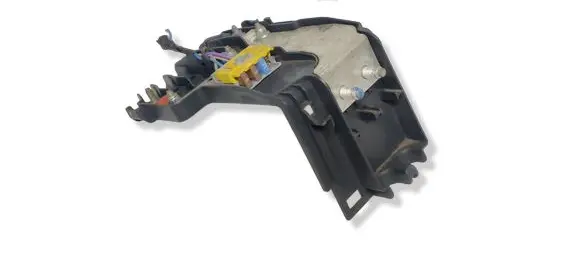 Peugeot RCZ Fuse module 9663704680