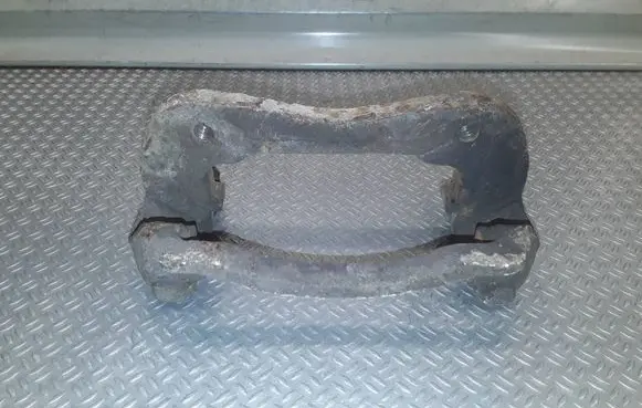 Hyundai Sonata Front Brake Caliper Pad/Carrier 