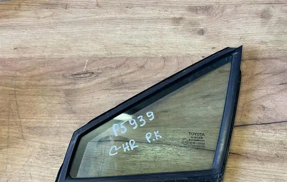 Toyota C-HR I Front door vent window glass four-door 