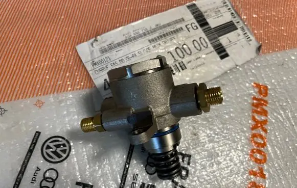Audi A5 Mechanical fuel pump 06M127026H