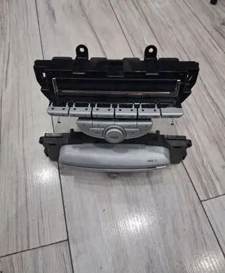 Mini One - Cooper Coupe R56 Radio/CD/DVD/GPS head unit 9057773