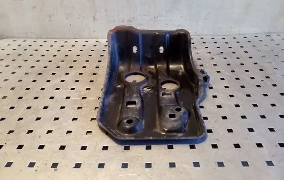 Toyota RAV 4 (XA30) Battery tray 