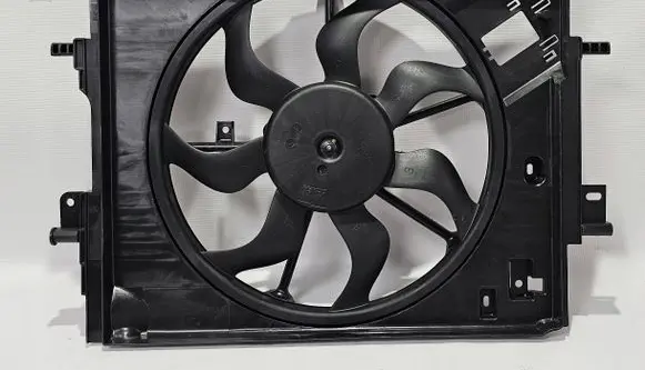 Renault Clio V Electric radiator cooling fan 214815148R