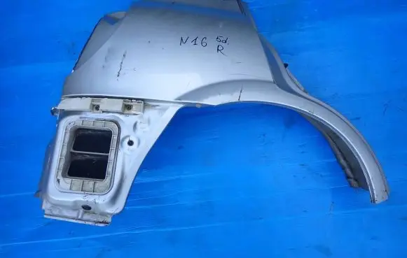 Nissan Almera N16 Fender