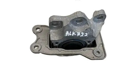 Volvo XC90 Engine mount bracket 31686886 EY8BA