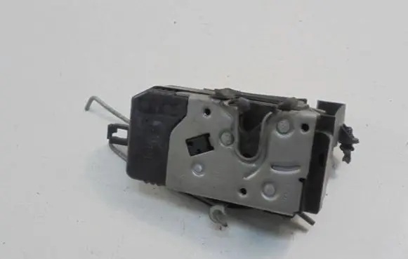 Opel Vectra C Front door lock 13210767QN