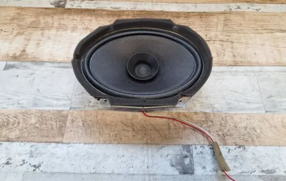 Mazda 5 Front door speaker C23566960