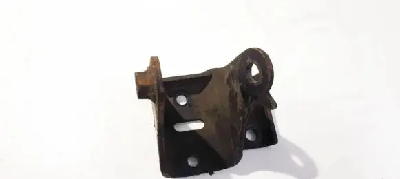 Toyota RAV 4 (XA30) Engine mounting bracket