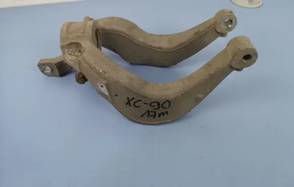 Volvo S90, V90 Lower shock absorber bracket 31360635
