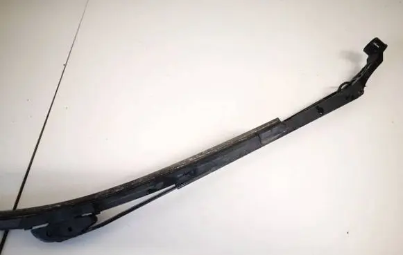 Toyota Land Cruiser (HDJ90) Front wiper blade arm
