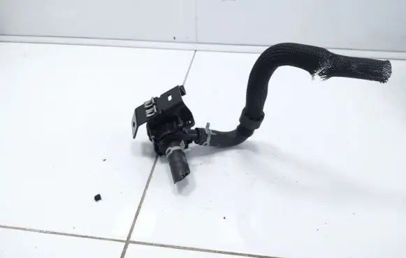 Ford Kuga II Electric auxiliary coolant/water pump LX6118D473HCC