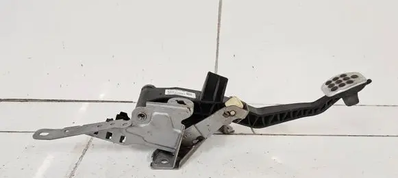 Ford C-MAX II Clutch pedal AV617B633GD 11867M04