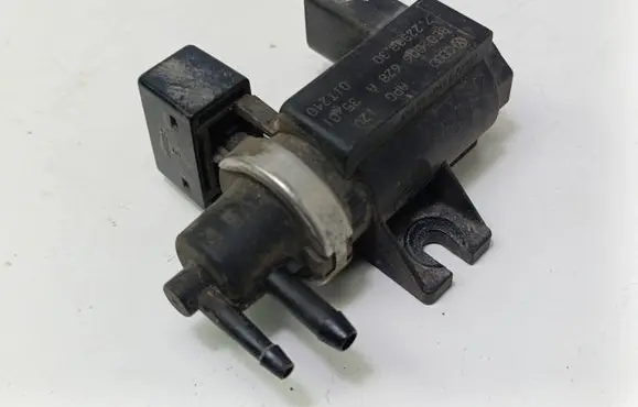 Audi A4 S4 B6 8E 8H Turbo solenoid valve 8E0906628A