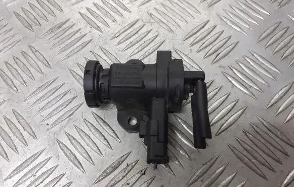 Citroen C5 Valve vacuum 9635704380