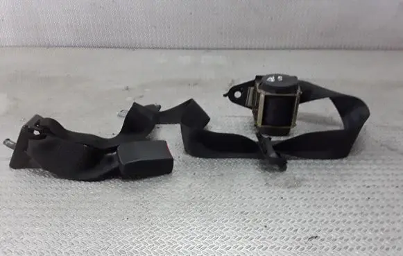 Middle seatbelt (rear)