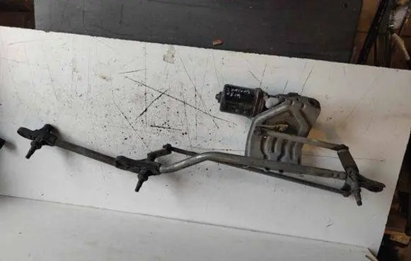 Renault Scenic II - Grand scenic II Front wiper linkage and motor