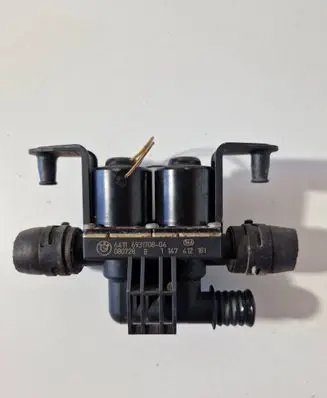 BMW 5 E60 E61 Coolant heater control valve 6931708