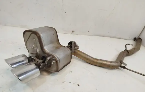 Maserati Ghibli Rear muffler/silencer tail pipe 670030855