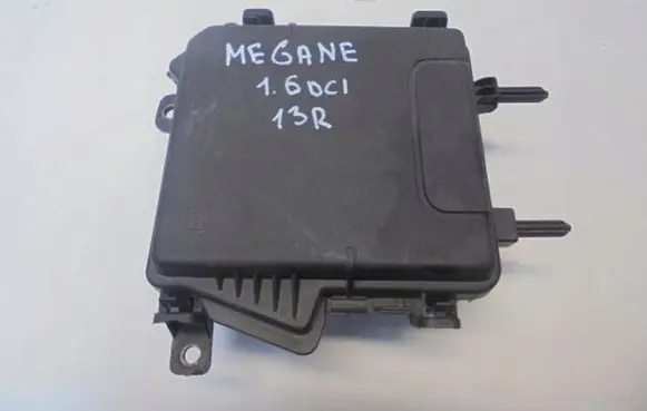 Renault Megane III Fuse box cover 243880001R