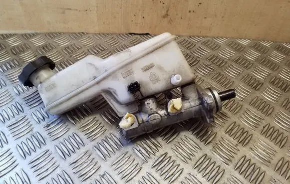 Hyundai ix35 Master brake cylinder