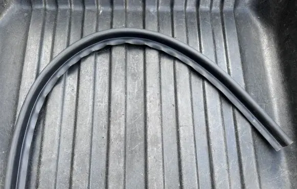 Porsche Macan (95B) Engine compartment rubber 95B823737