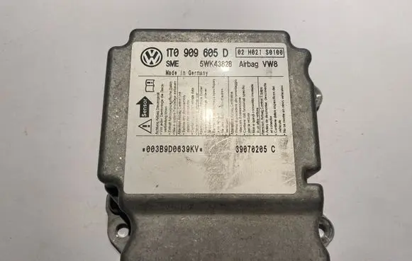 Volkswagen PASSAT B6 Airbag control unit/module 5WK43828 1T0909605D
