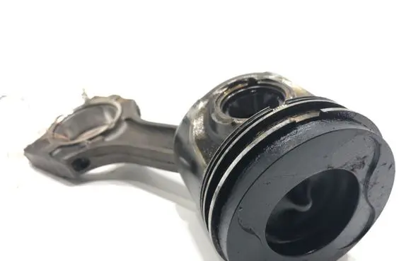 BMW X3 E83 Piston with connecting rod M57D30