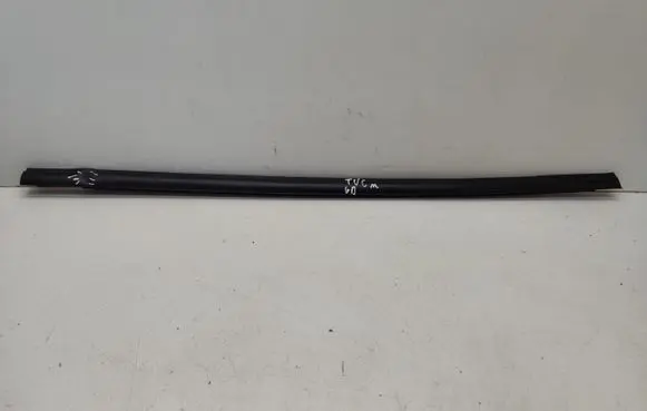 Hyundai Tucson JM Rubber seal rear door window/glass 
