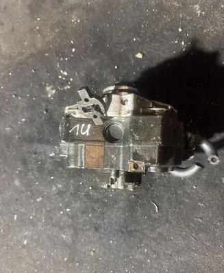 Volvo V70 Fuel injection high pressure pump 0445010043 8689591