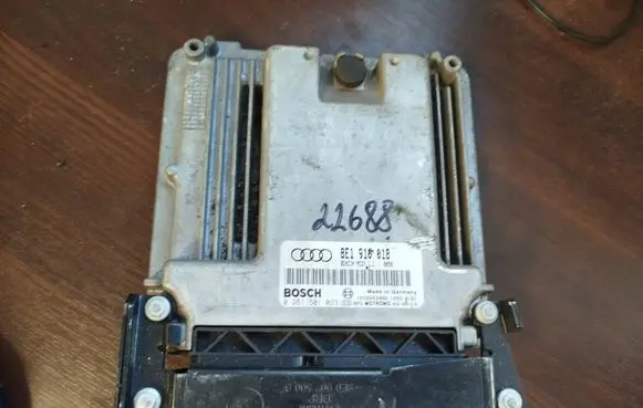 Audi A4 S4 B6 8E 8H Engine control unit/module 8e1910018 0261s01023