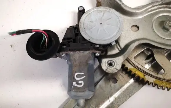 Lexus IS 220D-250-350 Rear door window regulator motor 8572058010