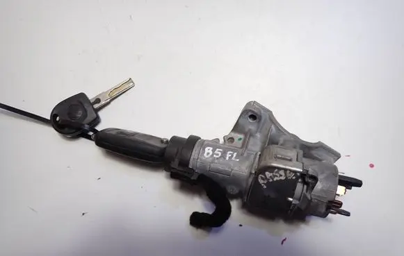 Volkswagen PASSAT B5.5 Ignition lock 4B0905851G