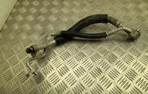 Cadillac SRX Air conditioning (A/C) pipe/hose 812824050