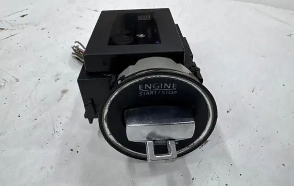 Volkswagen PASSAT CC Ignition lock 3c0905843R