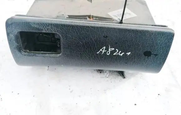 Volkswagen Golf III Glove box 1H1857103