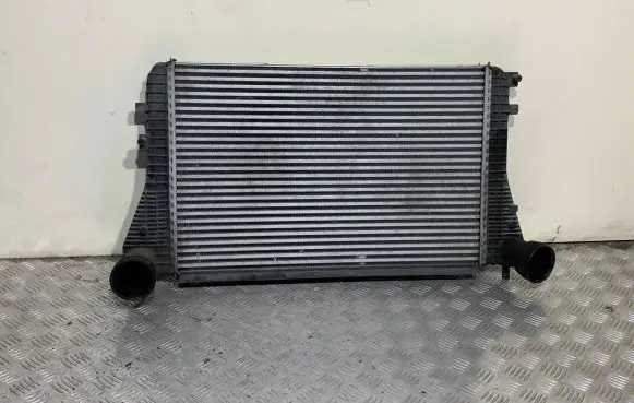 Volkswagen PASSAT CC Intercooler radiator 3C0145805D M6882002