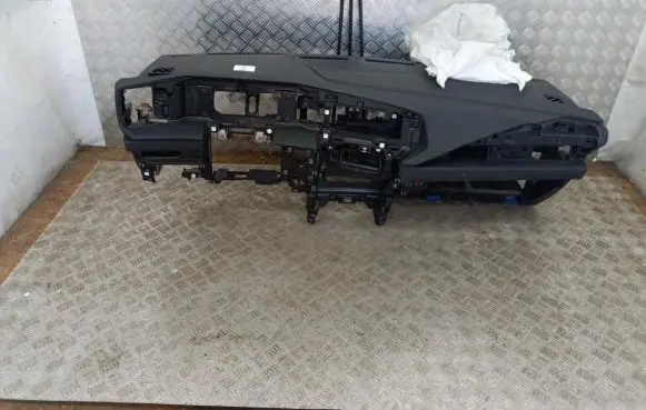 Opel Astra L Dashboard