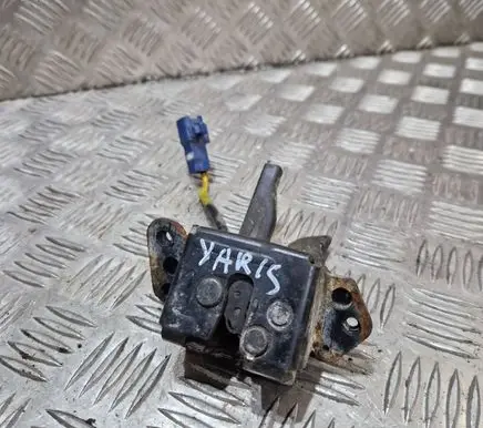 Loading door lock