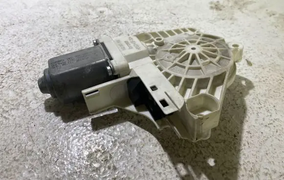 Audi A1 Rear door window regulator motor 8K0959811A 1101919814