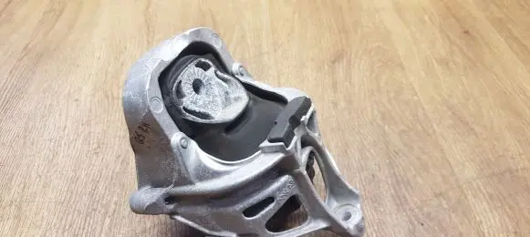 Audi Q5 SQ5 Engine mount bracket 4M0199372M