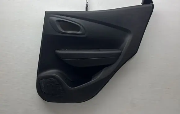 Renault Kadjar Rear door card panel trim 829A08025R 05680