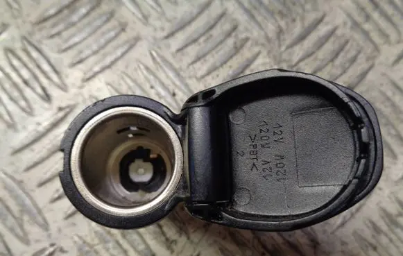 Nissan Pulsar 12 V Socket (front) 