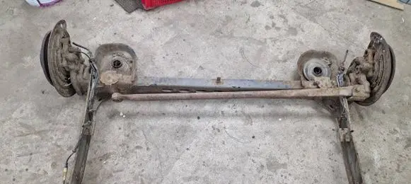 Renault Trafic II (X83) Rear axle beam 
