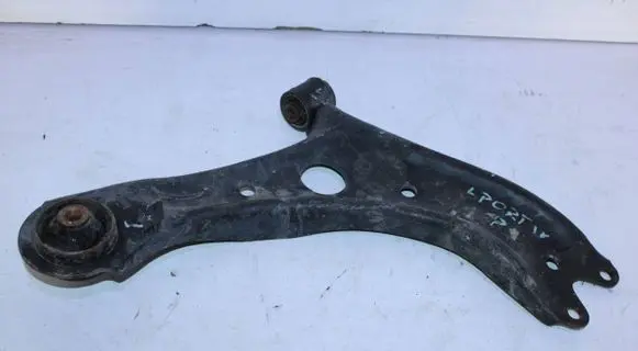 KIA Sportage Front lower control arm/wishbone