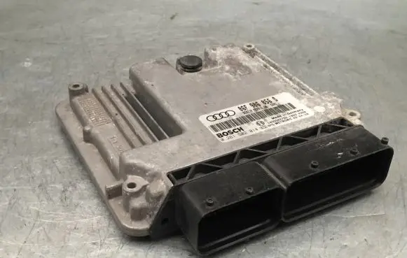 Audi A3 S3 8P Engine control unit/module 0261S02014 06F906056S 1039S02792