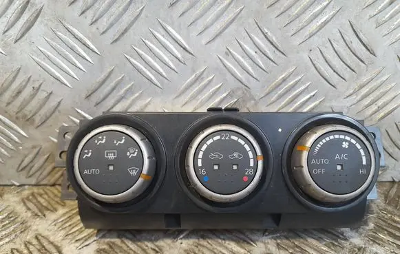 Nissan X-Trail T31 Climate control unit 27500JG700 C7820
