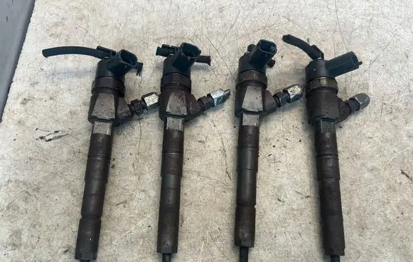 Opel Insignia A Fuel injectors set 0445110327