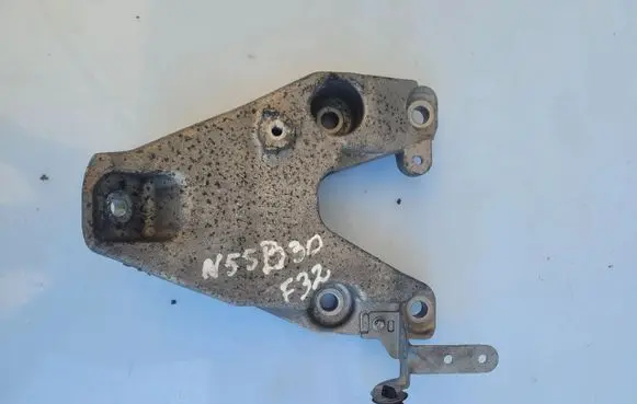 BMW 4 F32 F33 Engine mount vacuum valve 6784827